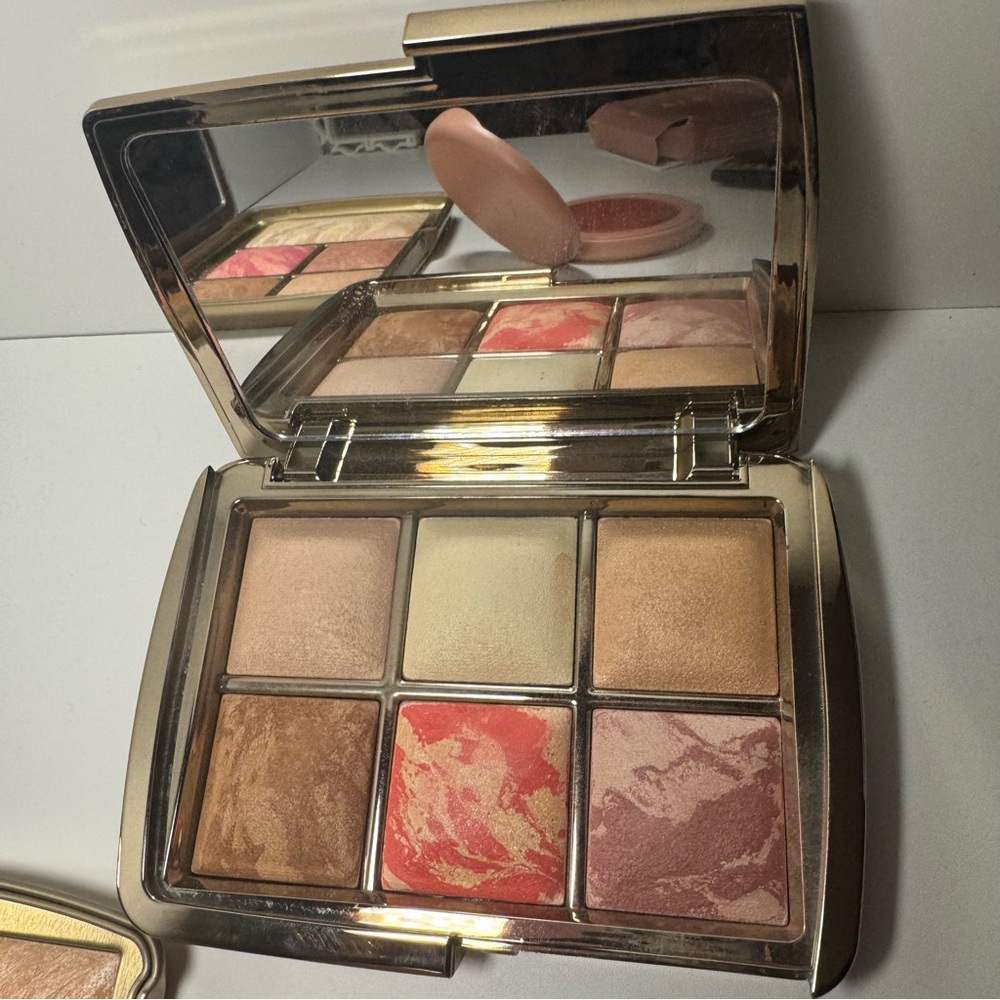 Hourglass Lighting Edit Sculpture Palette — Beautiful Shades